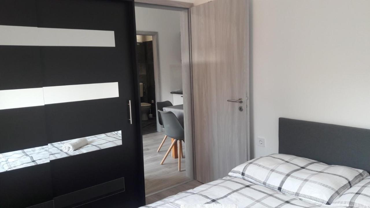 Mohacs Apartman Eksteriør billede